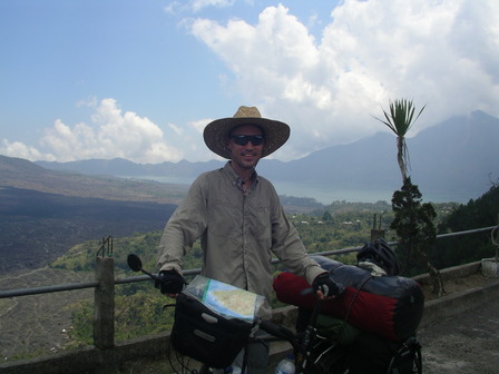 27.11.2006 - Arrivée au sommet du cratère. Volcan Batur, Bali.