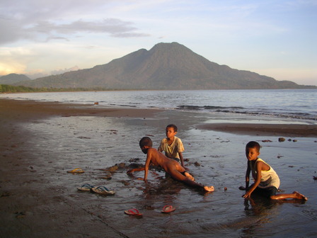 15.12.2006 - Cepi Watu Beach. Mborong, Flores.